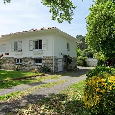 Apartmán Ground Floor Apartment, Garden Bikes ,between And Ocean