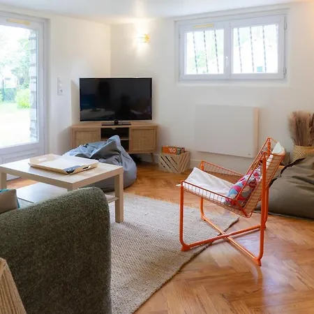 Ground Floor Apartment, Garden Bikes ,between And Ocean Apartmán *